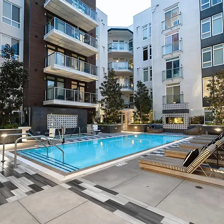 Modern Muse 2 Bed Apt In Hollywood Ca With Free Parking